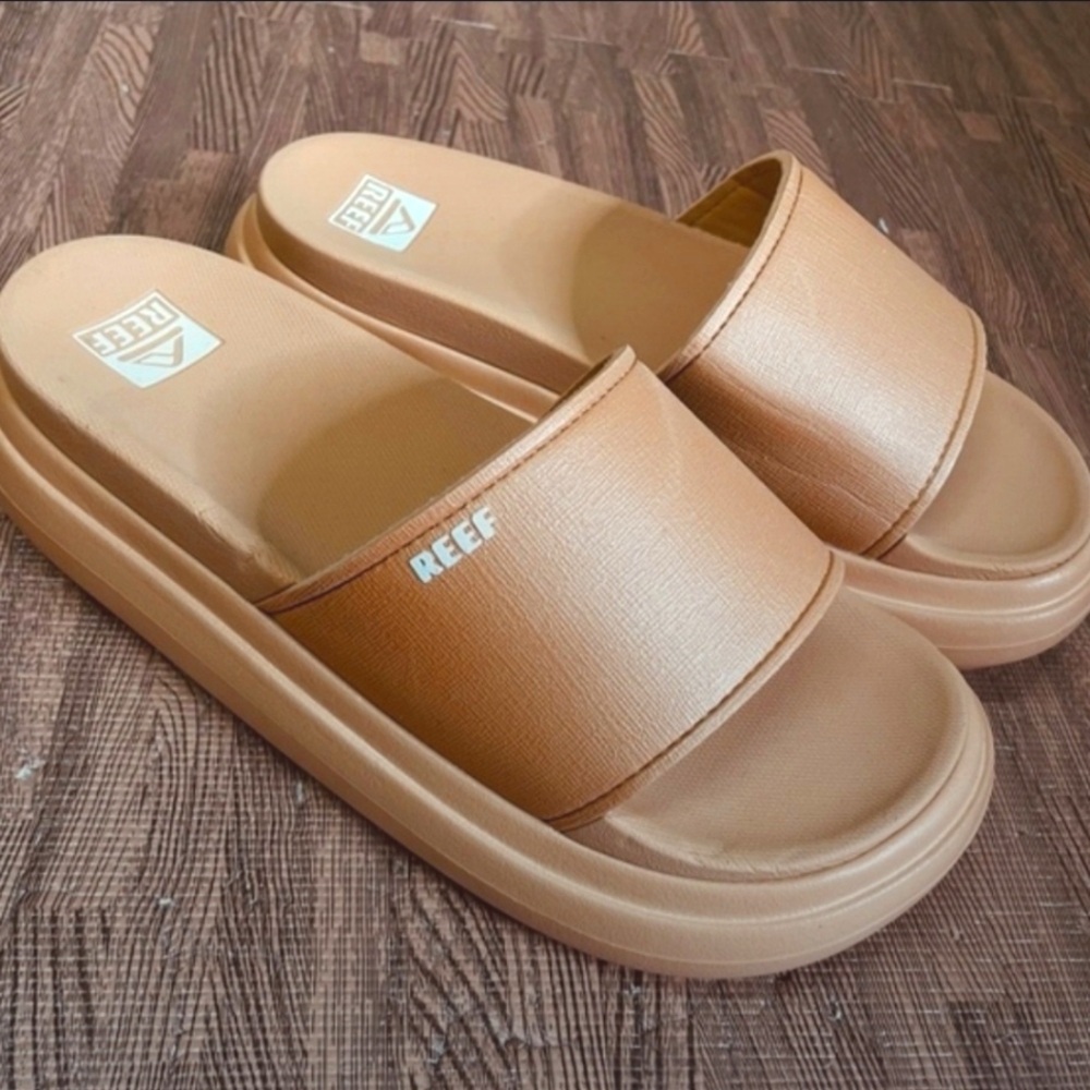 NWOT Reef Cushion Bondi Bay Vintage Oasis Womens Platform Sandals - Never Worn!